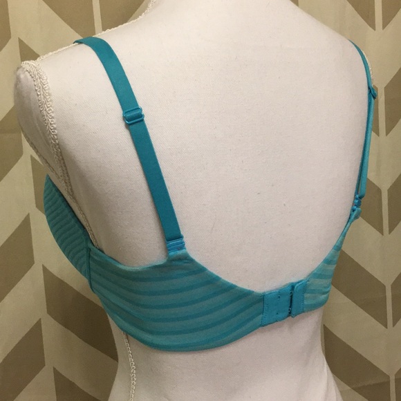 Victoria’s Secret Uplift Semi Demi Bra - Picture 2 of 6